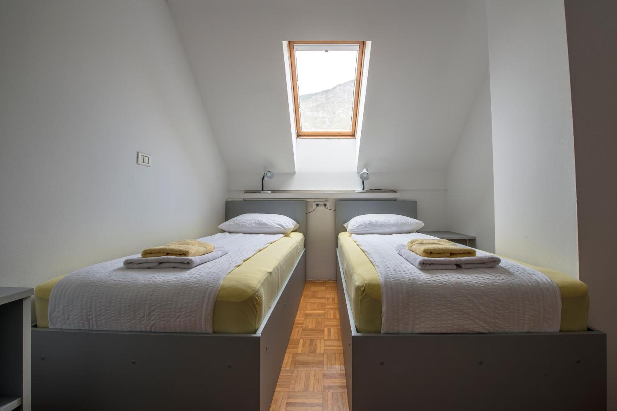 Apartments Rombon Klavdij With Free Onsite Parking Bovec Eksteriør bilde