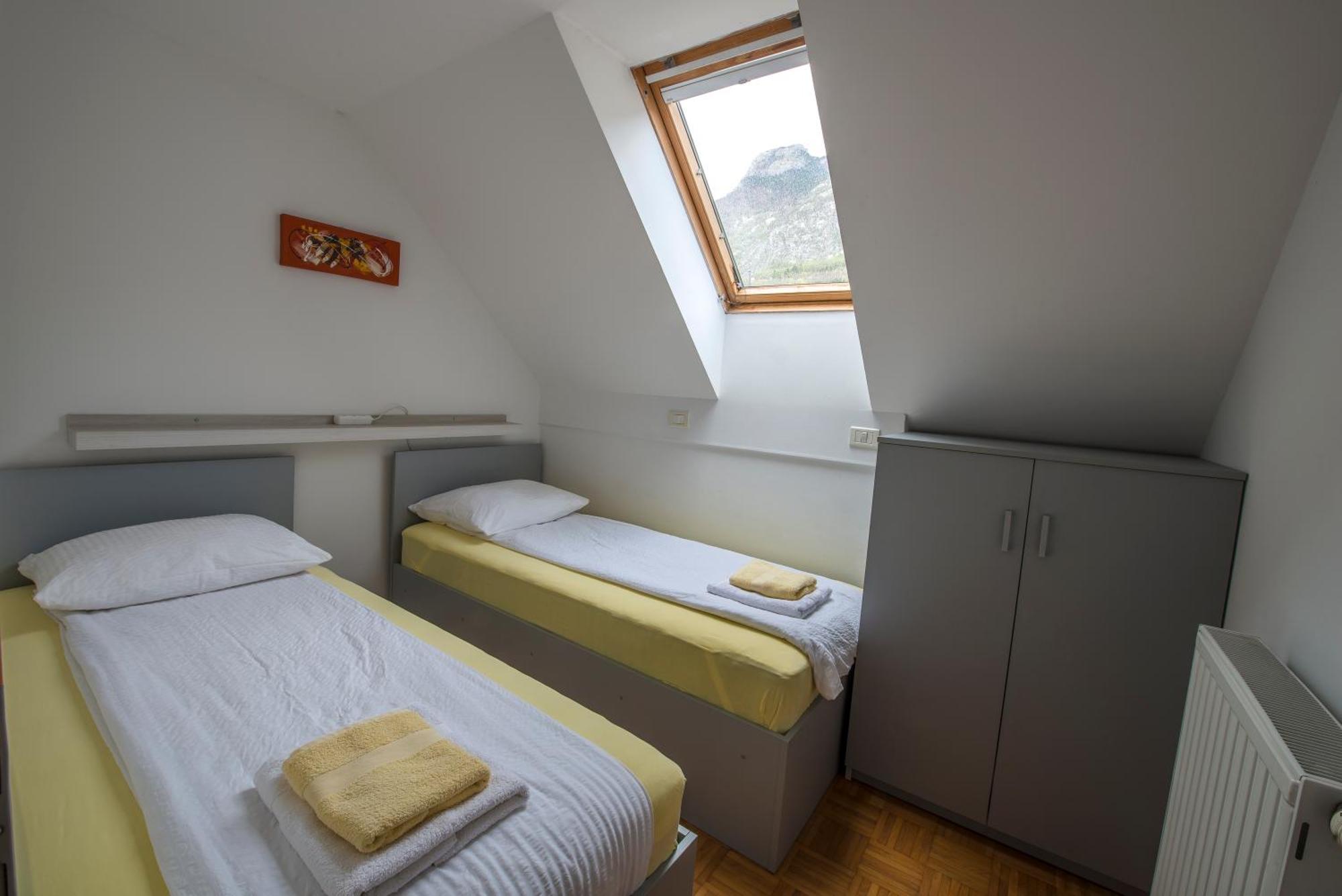 Apartments Rombon Klavdij With Free Onsite Parking Bovec Eksteriør bilde